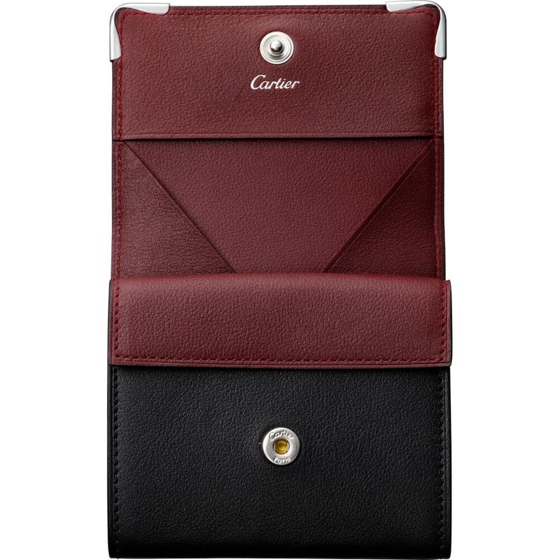 PEQUENOS-ARTIGOS-EM-COURO-MUST-DE-CARTIER-PORTA-MOEDAS-QUADRADO