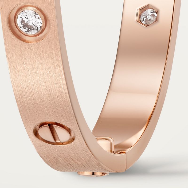 PULSEIRA-LOVE