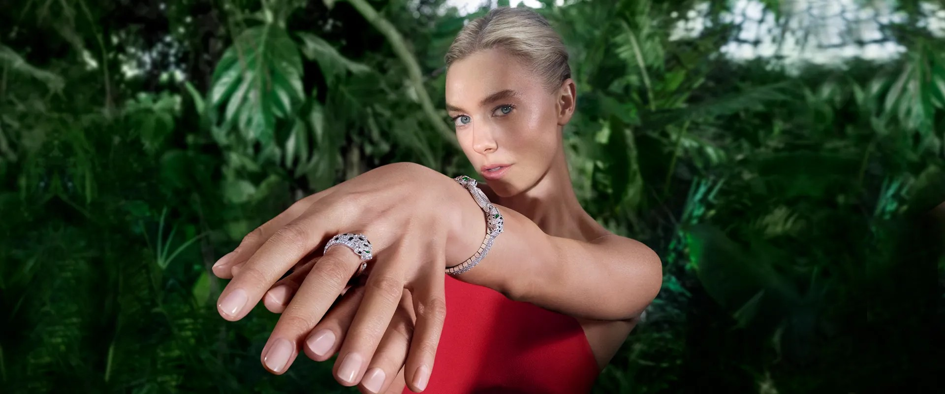 BRINCOS PANTHÈRE DE CARTIER